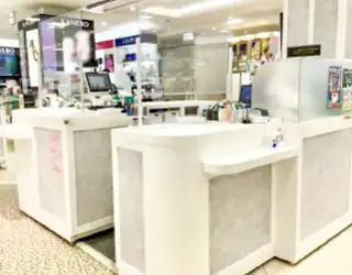 CASHIER